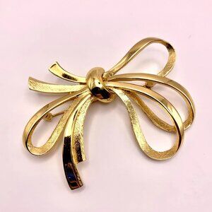 Designer Vintage Monet Gold Tone Ribbon Bow Brooch - Signed
